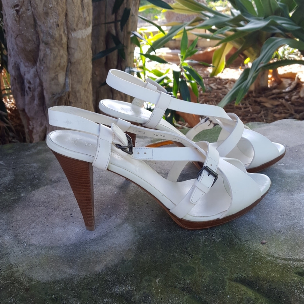 41.5/11 (10.5-11 per actual fit) Heeled Leather Sandals by Bally! - Picture 2 of 8